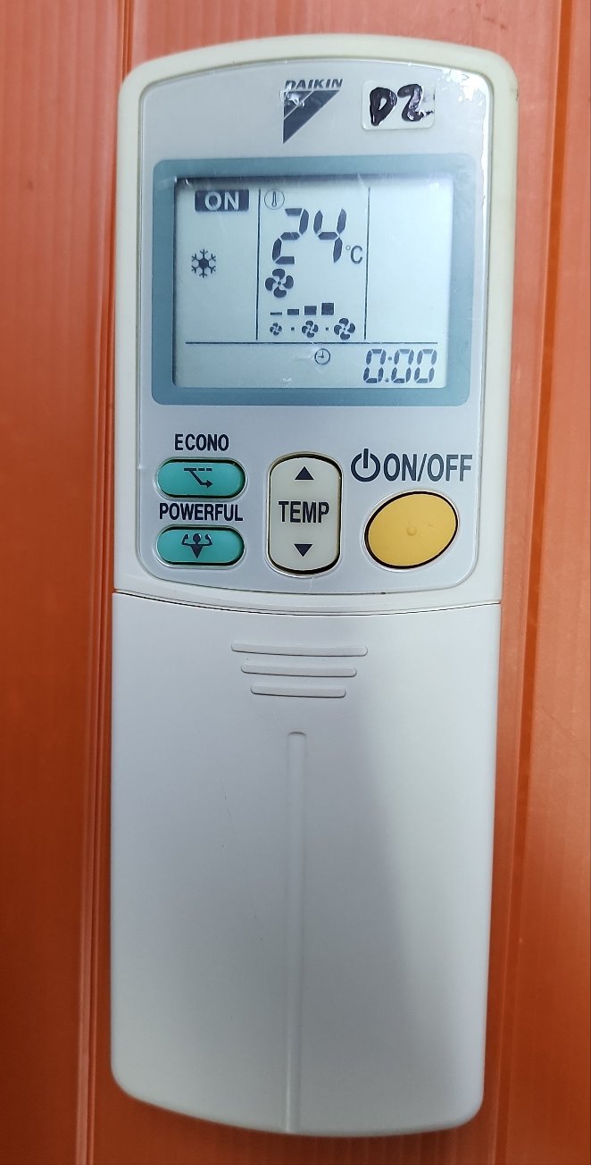 (Local SG Shop) ARC433B47 (Lightly Used Genuine Original Daikin AirCon Remote Control For ARC433B47 (Working Condition - Actual Product Code: D2)