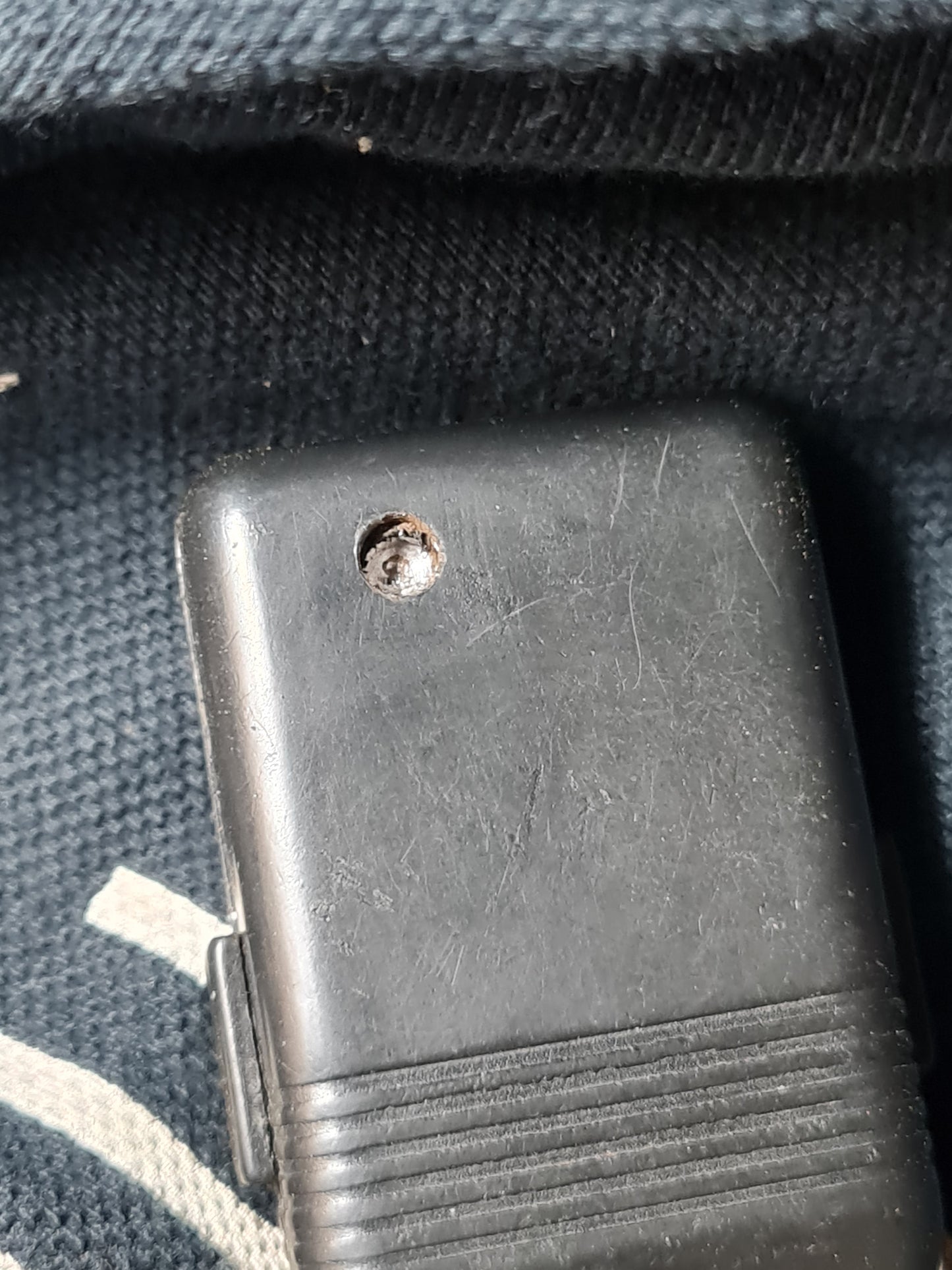 (Local Shop) Duplicate & Remove Bald Screw For Auto Gate Door / Auto Gate Remote Control Services in Singapore